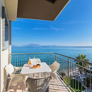 מלון דירות Residenza Miralago By Wonderful Italy, דסנזאנו דל גארדה