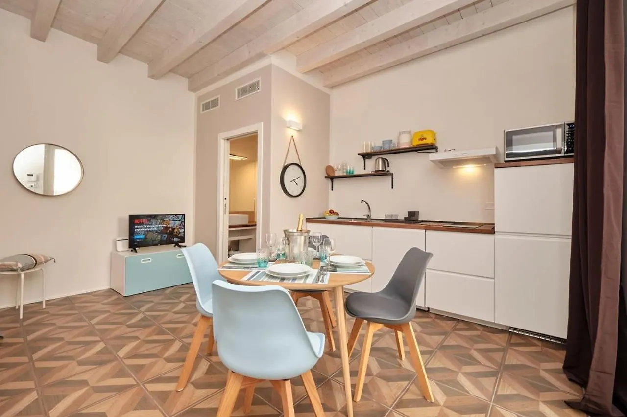 Apartment Corte Elena Desenzano del Garda